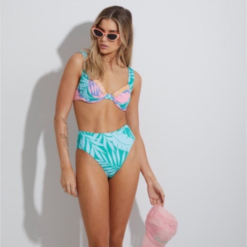 ☀️BILLABONG☀️ MYSTIC BEACH CHLOE MYSTIC BEACH HI MAUI BIKINI SET - Picture 12 of 15